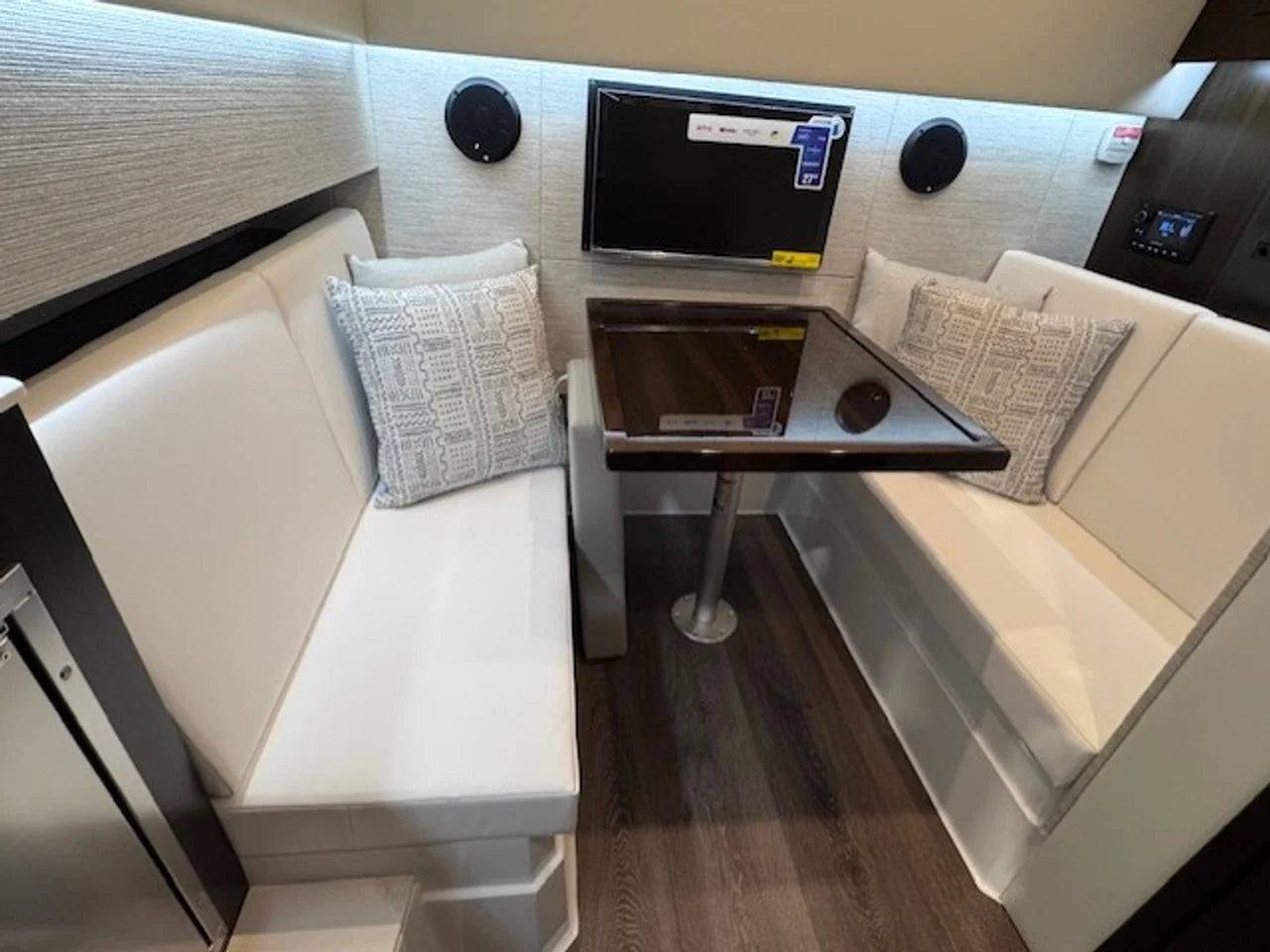 2026 Cruisers Yachts 34 GLS Outboard 34.0 feet, Lake Ozark, MO #23
