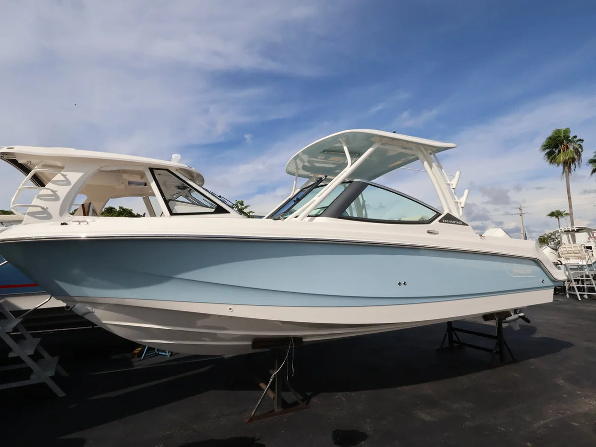 2027 Boston Whaler 240 Vantage 24.0 feet, Naples, Florida #1