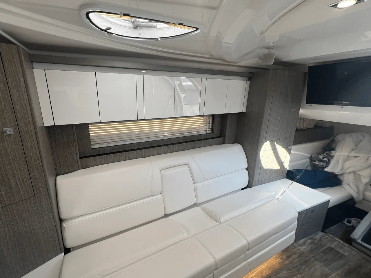 2021 Monterey 335 SPORT YACHT 33.0 feet, Wakefield, RI #41