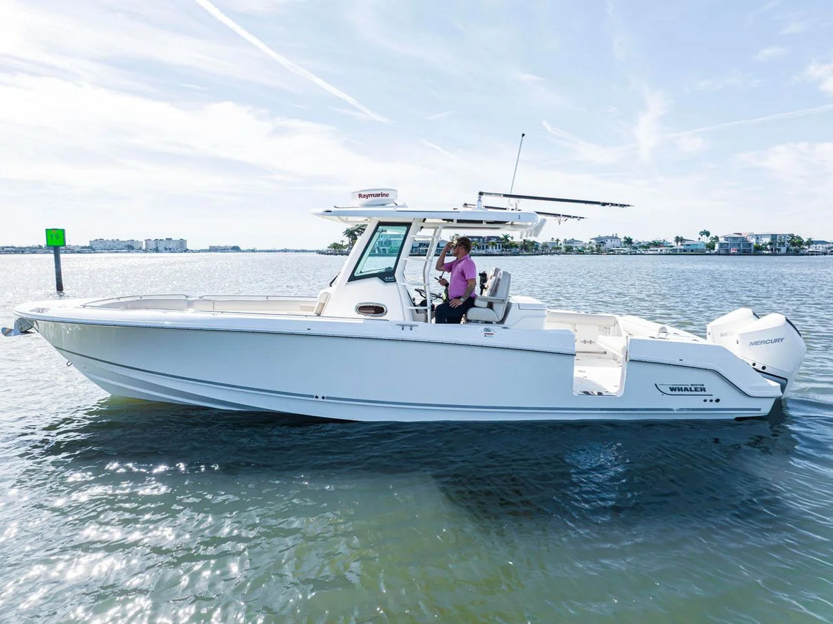 2022 Boston Whaler 330 OUTRAGE 33.0 feet, St Petersburg, FL #5