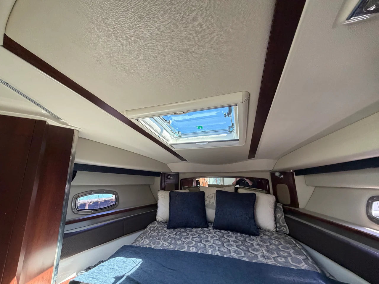 2014 Chaparral 330 SIGNATURE 33.0 feet, Danvers, Massachusetts #17