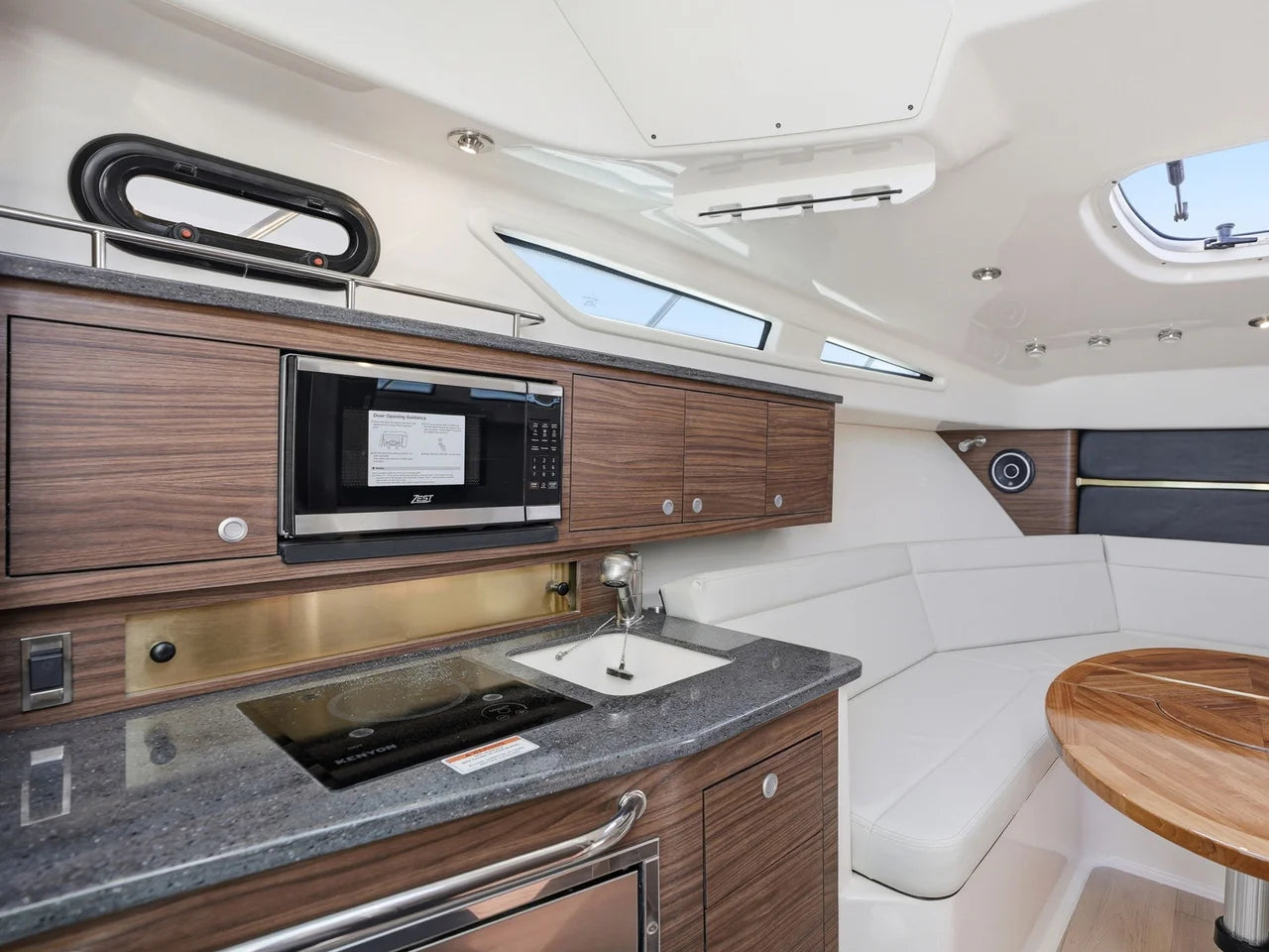 2026 Boston Whaler 325 Conquest 32.0 feet, Quincy, MA #28