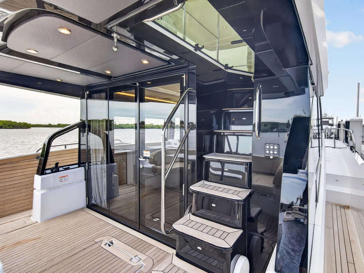 2026 Cruisers Yachts 57 FLY 57.0 feet, Stuart, Florida #60