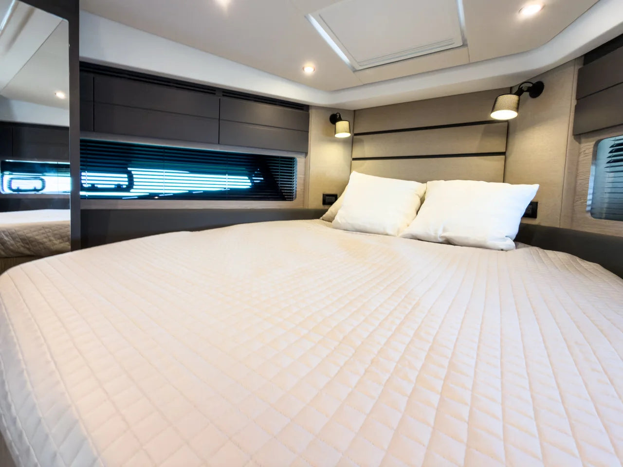 2027 Azimut A45 45.0 feet, Fort Myers, FL #29