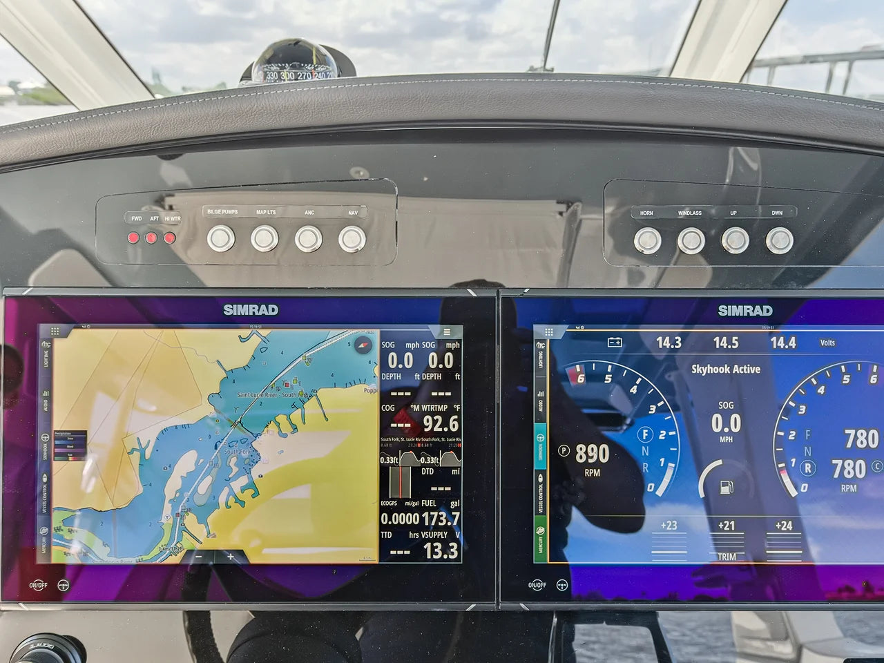 2025 Boston Whaler 350 REALM 35.0 feet, Stuart, Florida #78
