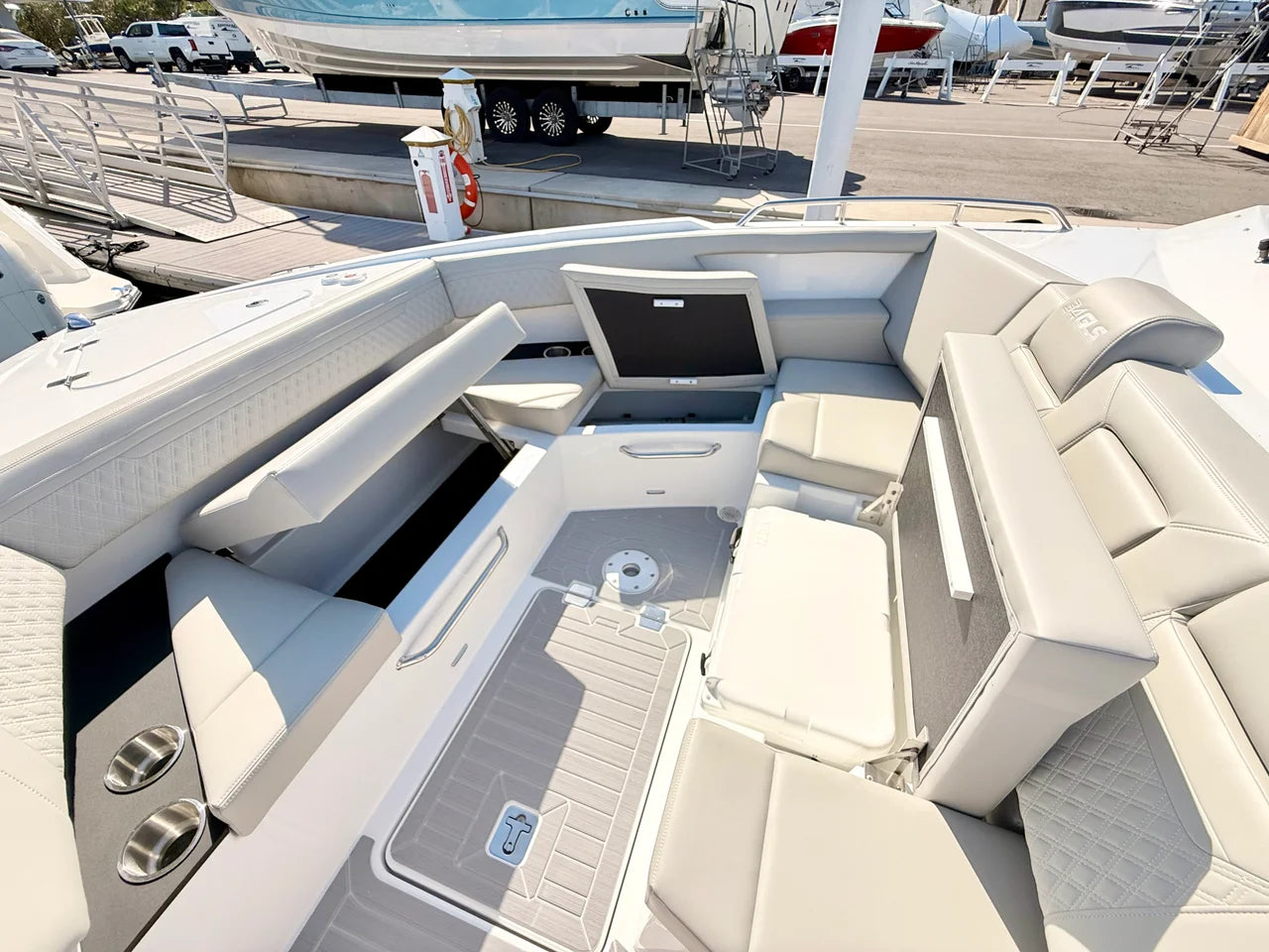 2026 Cruisers Yachts 34 GLS Outboard 34.0 feet, St Petersburg, FL #74