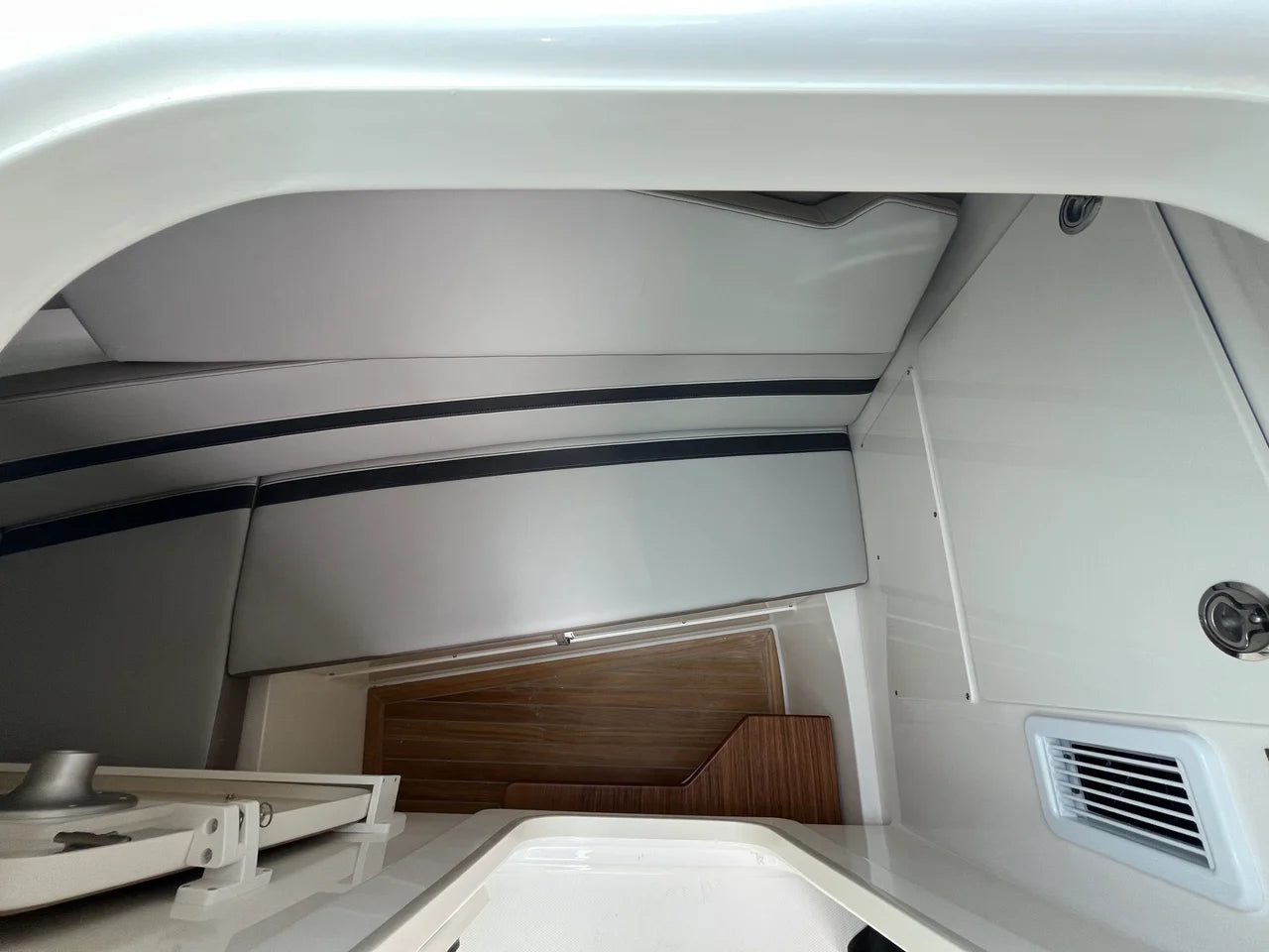 2026 Boston Whaler 330 Vantage 33.0 feet, Westbrook, Connecticut #30