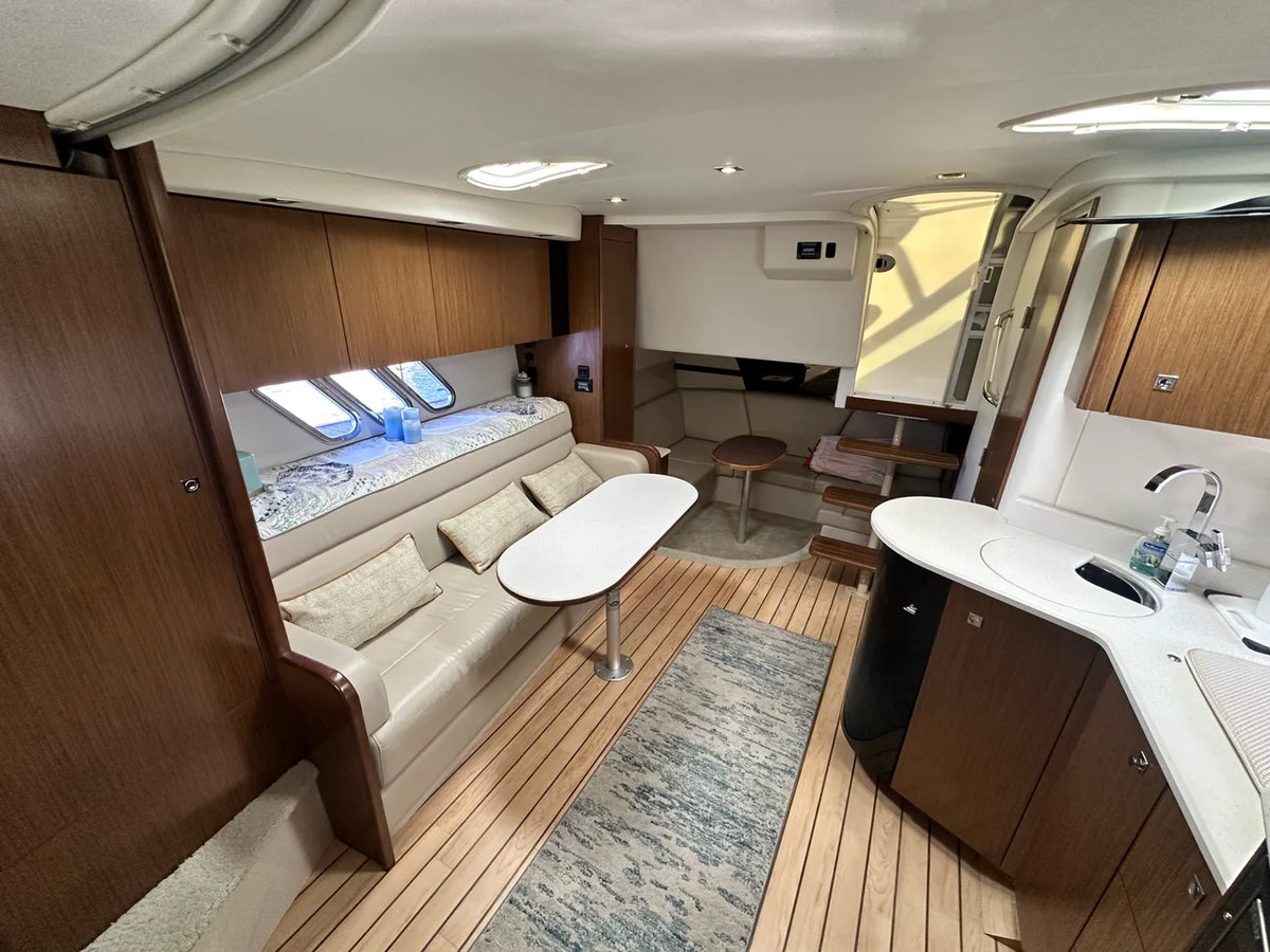 2014 Cruisers Yachts 380 EXPRESS 38.0 feet, Danvers, Massachusetts #37