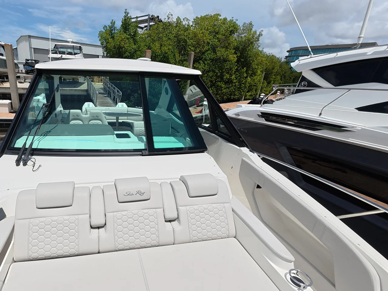 2026 Sea Ray Sundancer 320 Outboard 32.0 feet, Clearwater, Florida #42