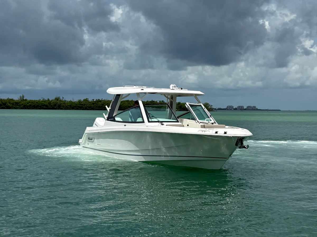 2027 Boston Whaler 330 Vantage 33.0 feet, Sarasota, FL #3