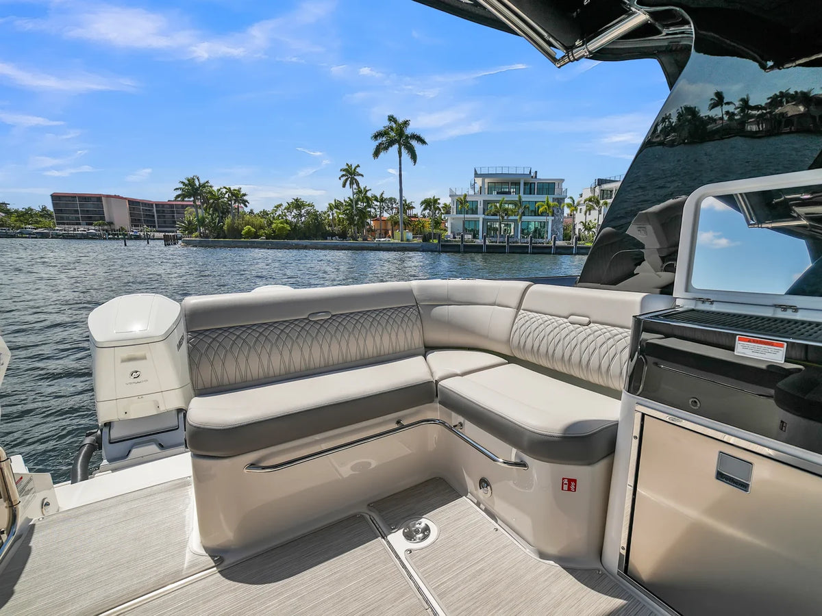 2026 Sea Ray Sundancer 370 Outboard 37.0 feet, Pompano Beach, Florida #12