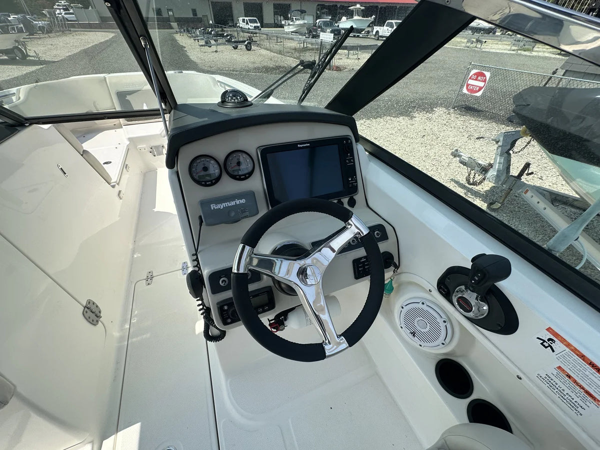 2013 Boston Whaler 230 VANTAGE 23.0 feet, Ocean View, NJ #9
