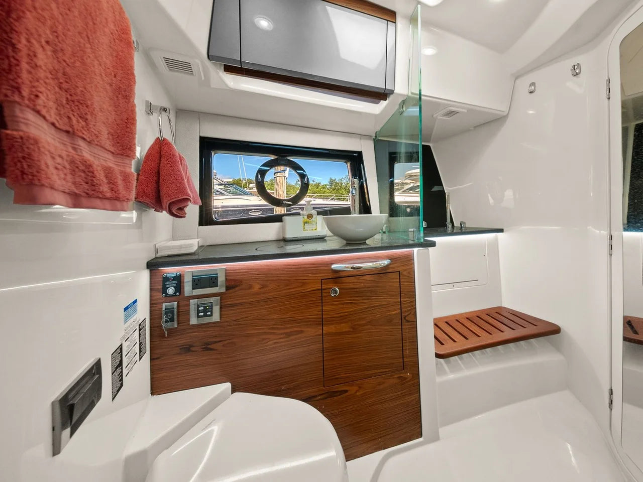 2025 Boston Whaler 405 CONQUEST 41.0 feet, St Petersburg, FL #21