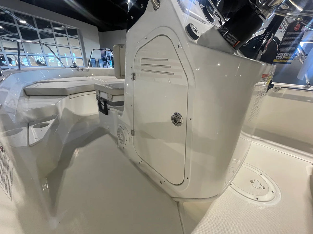 2027 Boston Whaler 170 Montauk 17.0 feet, Danvers, Massachusetts #8