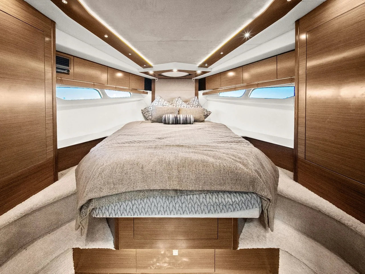 2014 Cruisers Yachts 45 CANTIUS 45.0 feet, St Petersburg, FL #31