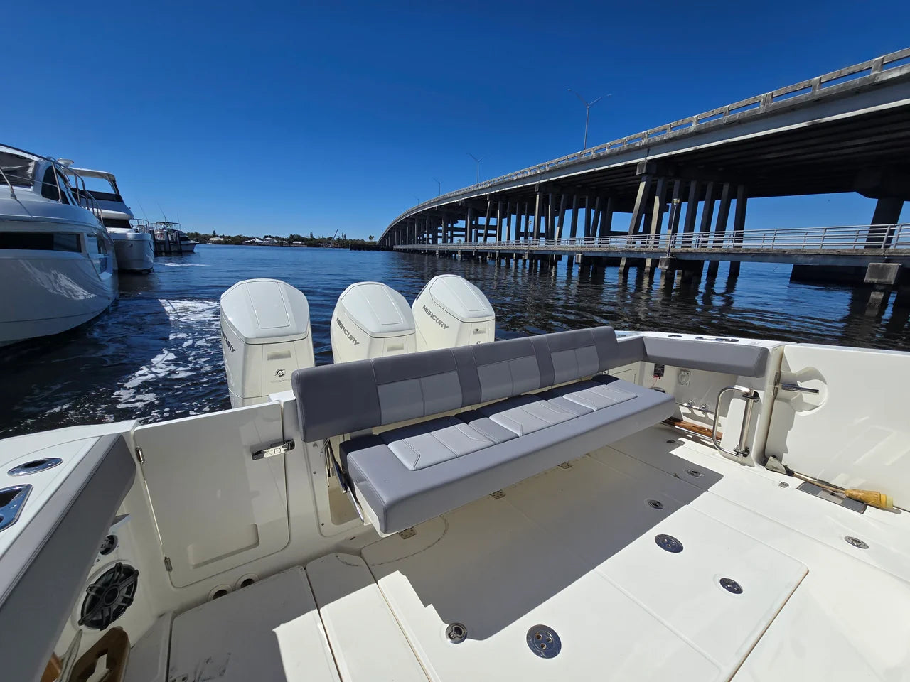 2023 Boston Whaler 420 OUTRAGE 42.0 feet, Stuart, Florida #15