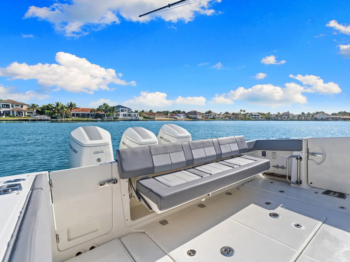2023 Boston Whaler 420 OUTRAGE 42.0 feet, Naples, Florida #38