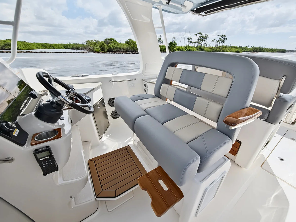 2025 Boston Whaler 350 REALM 35.0 feet, Stuart, Florida #65