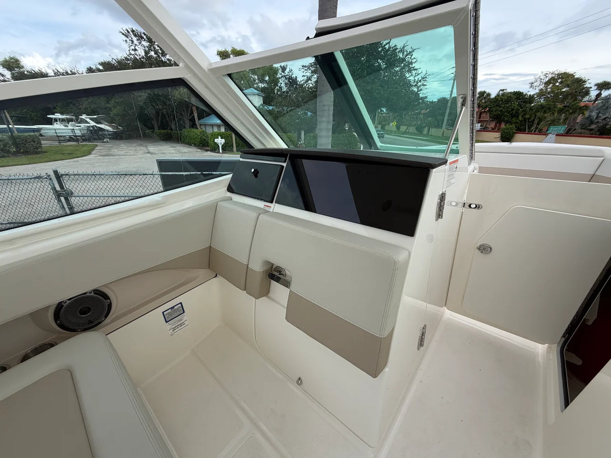 2027 Boston Whaler 280 Vantage 28.0 feet, Stuart, Florida #25