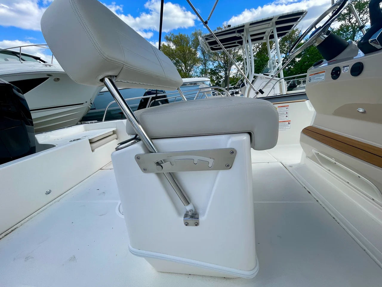 2026 Boston Whaler 210 Montauk 21.0 feet, Quincy, MA #8
