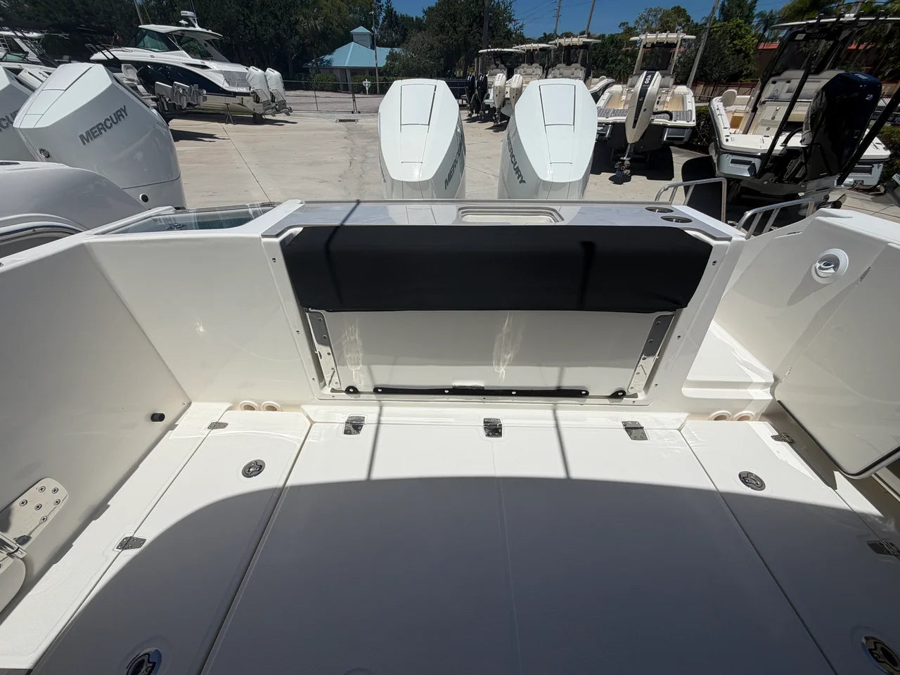 2027 Boston Whaler 330 Vantage 33.0 feet, Stuart, Florida #8