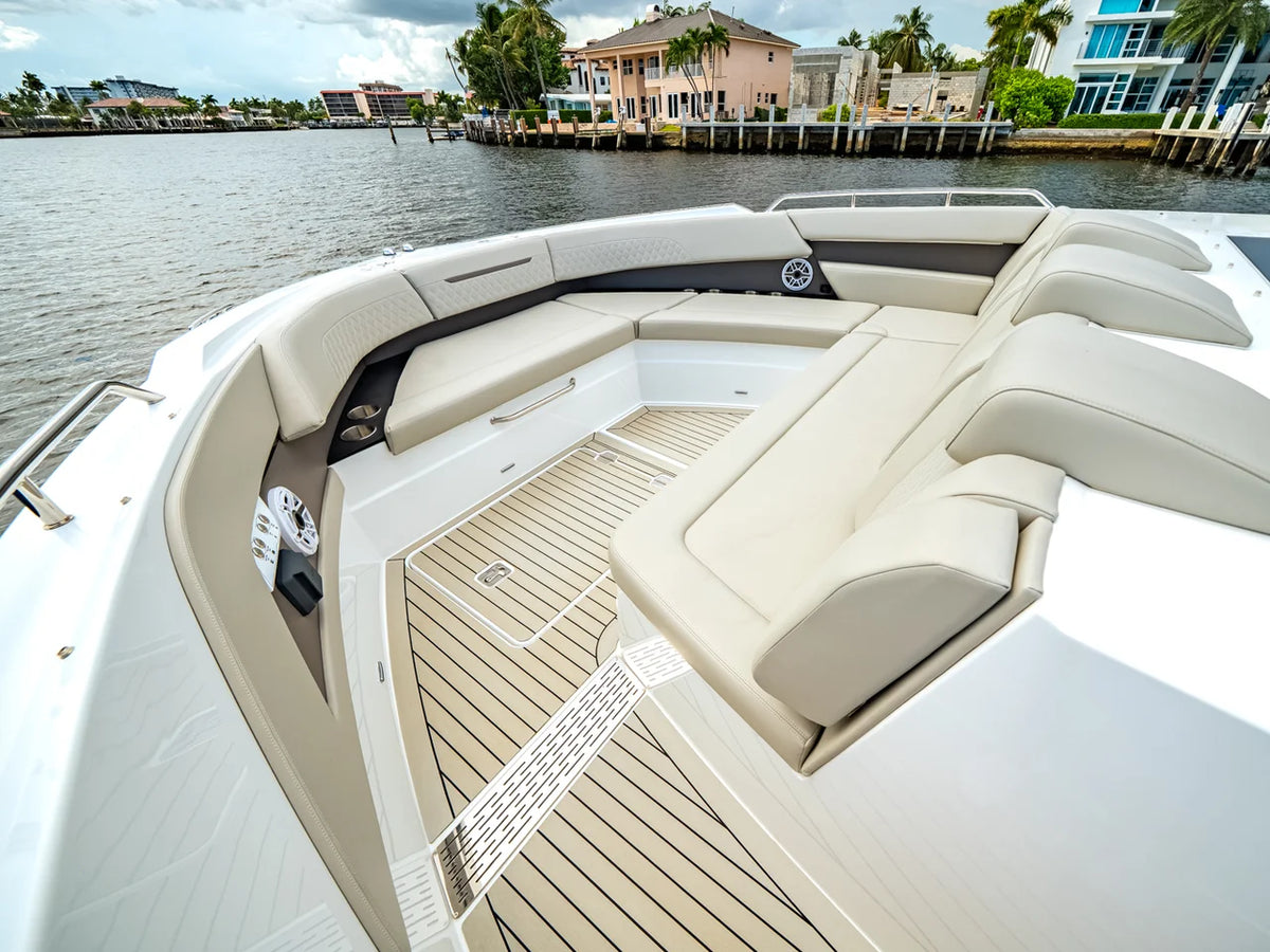 2026 Cruisers Yachts 50 GLS Outboard 50.0 feet, Pompano Beach, Florida #39