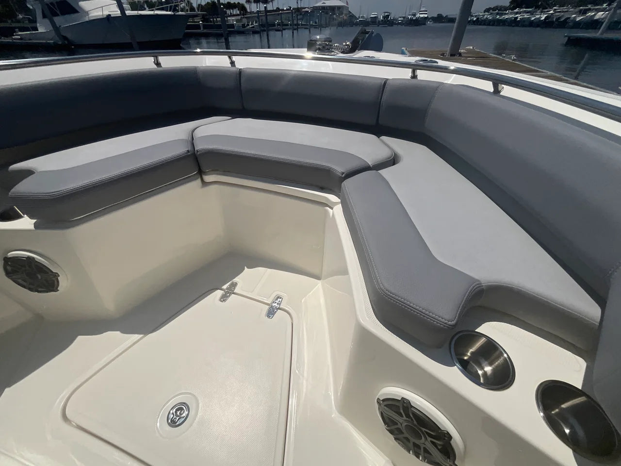 2027 Boston Whaler 250 Outrage 25.0 feet, Jacksonville Beach, Florida #18