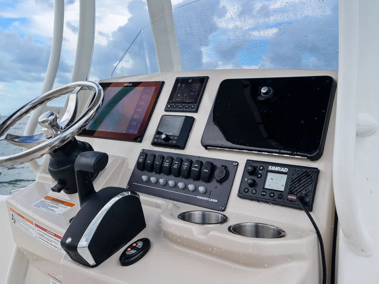 2024 Boston Whaler 250 DAUNTLESS 25.0 feet, St Petersburg, FL #24