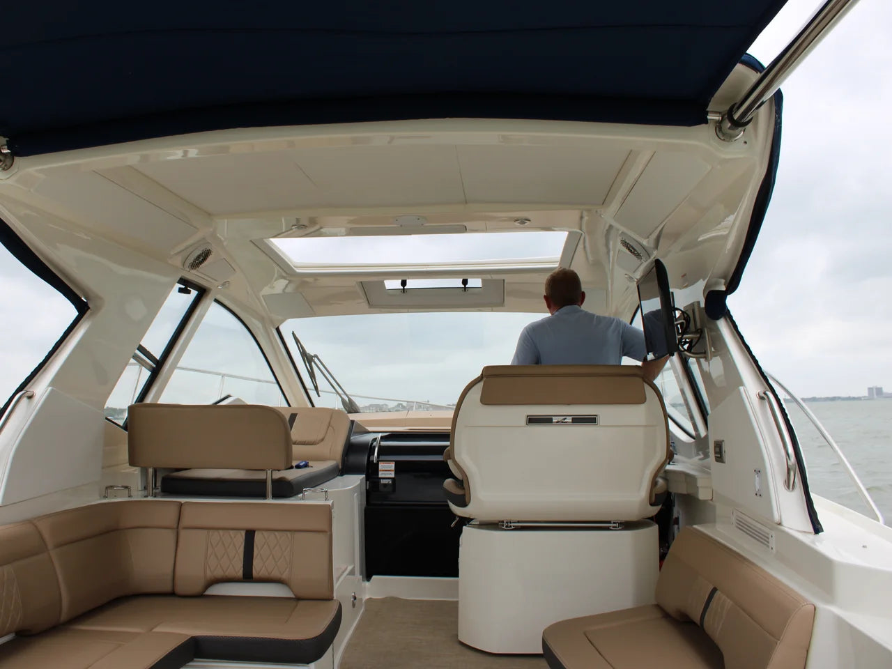 2018 Sea Ray 350 SUNDANCER 35.0 feet, Seabrook, TX #46
