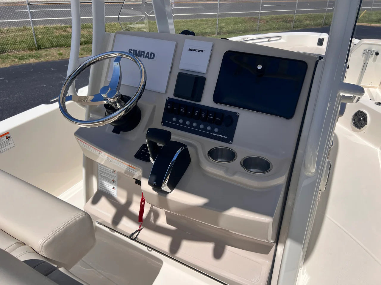 2026 Boston Whaler 250 Dauntless 25.0 feet, Greenville, SC #9