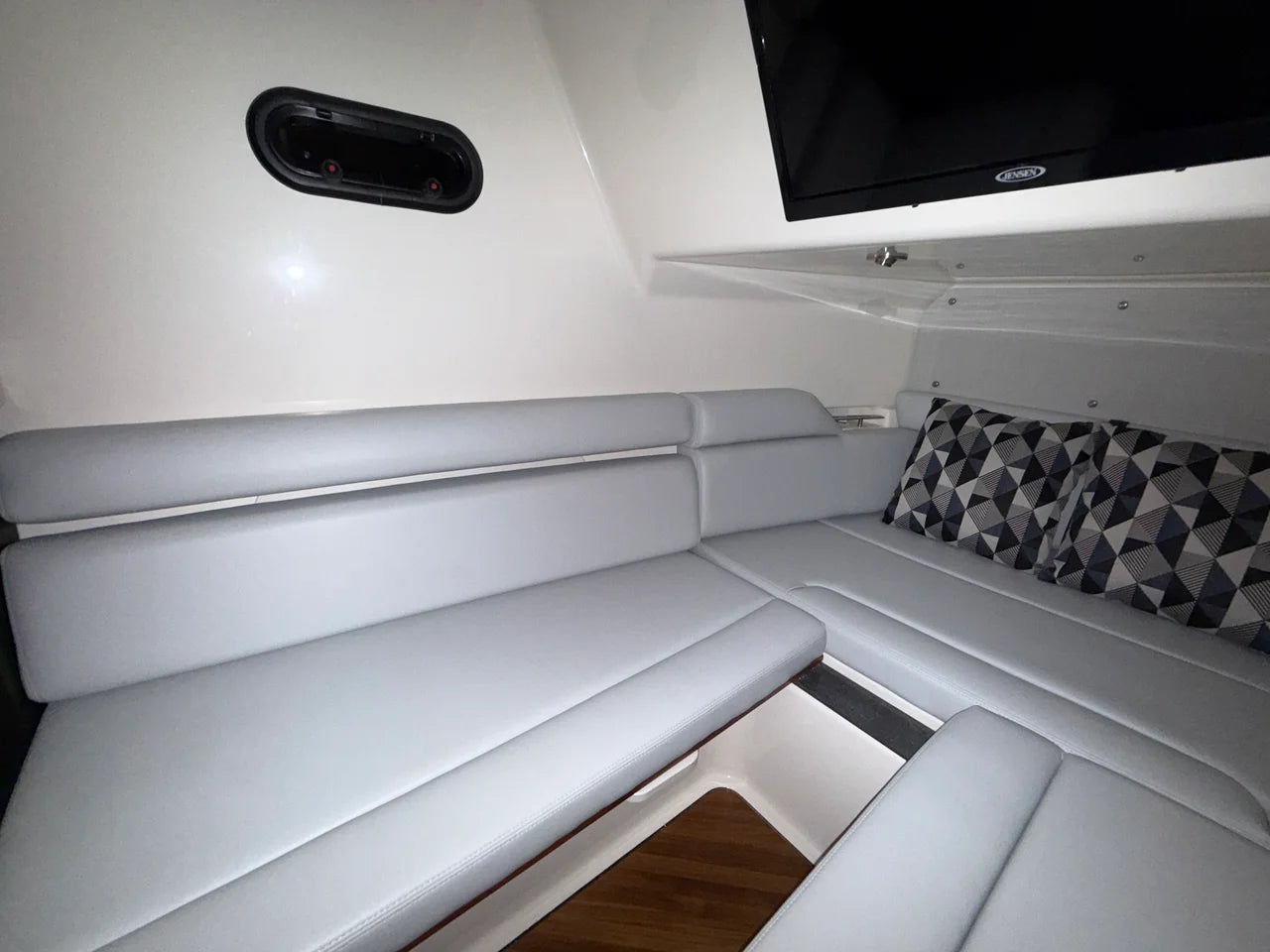 2025 Boston Whaler 350 REALM 35.0 feet, Fort Myers, FL #46