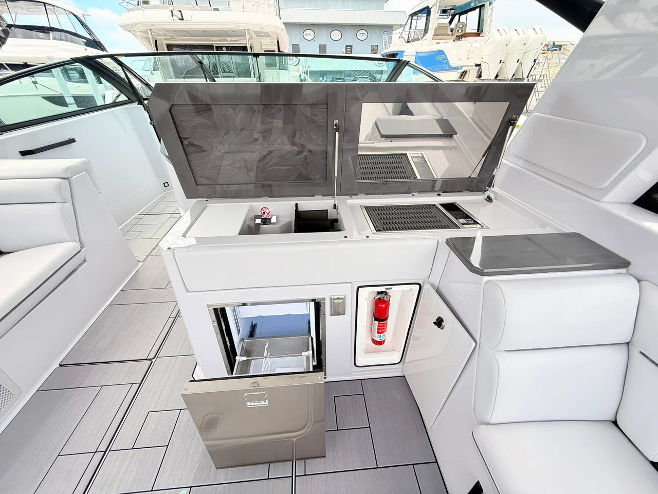 2025 Aviara AV40 Outboard 40.0 feet, St Petersburg, FL #40
