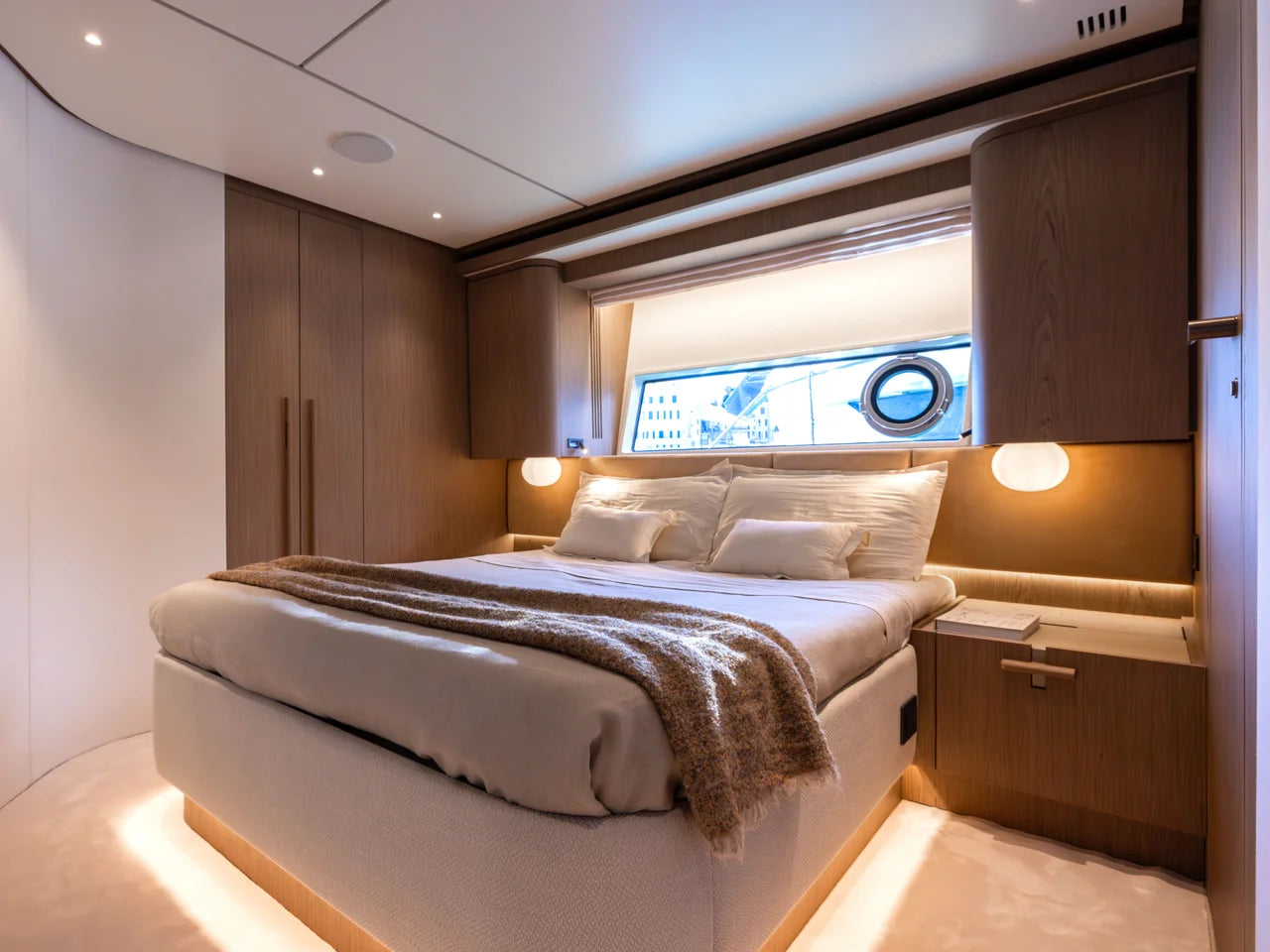 2027 Azimut Fly 82 82.0 feet, Pompano Beach, FL #41