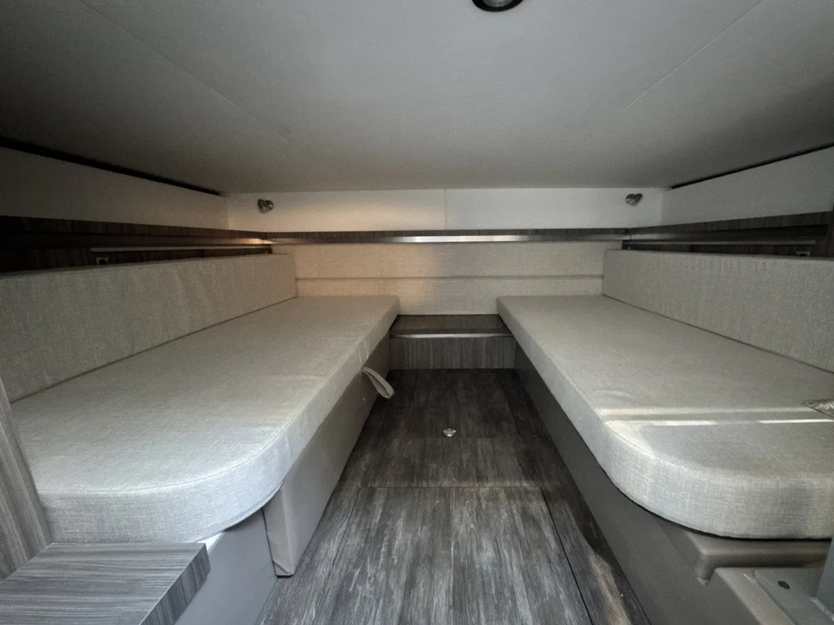 2026 Sea Ray Sundancer 320 Outboard 32.0 feet, Huntington, NY #33