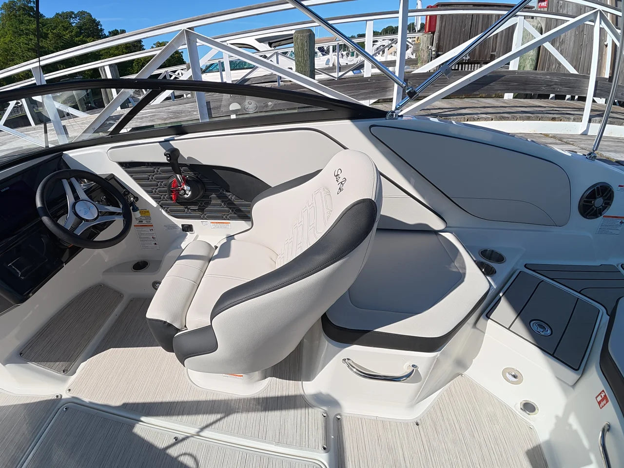 2027 Sea Ray SPX 210 Outboard 21.0 feet, Huntington, NY #16