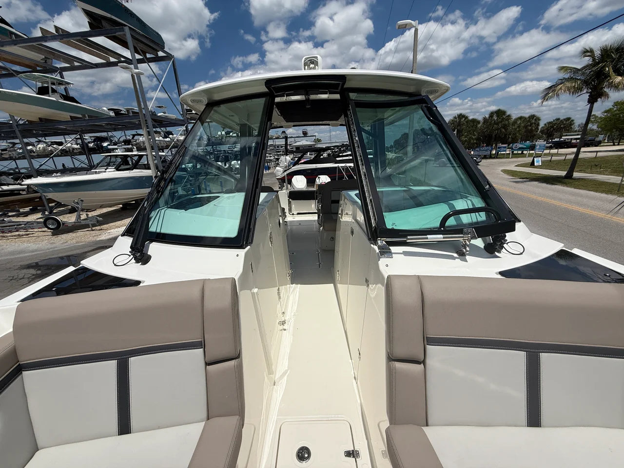 2025 Boston Whaler 330 Vantage 33.0 feet, Sarasota, FL #6