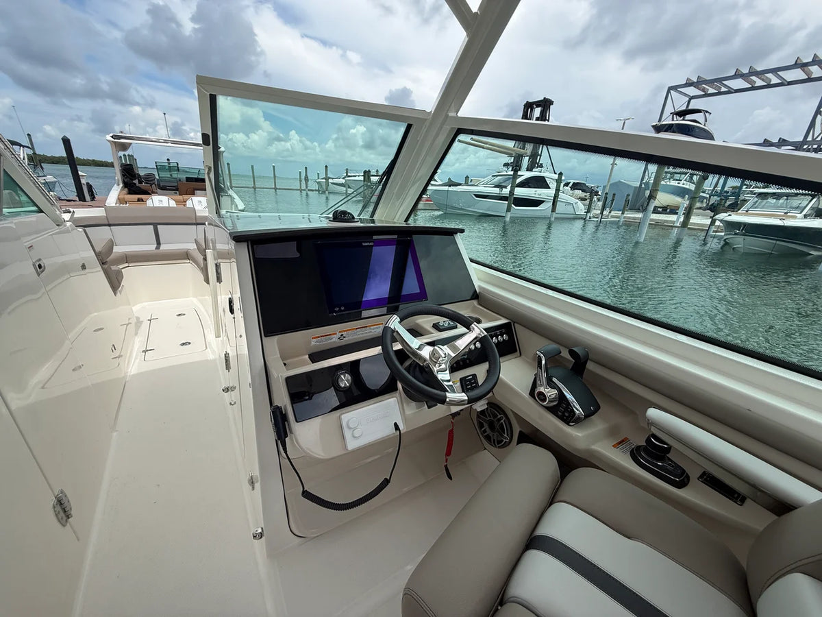 2027 Boston Whaler 330 Vantage 33.0 feet, Sarasota, FL #14