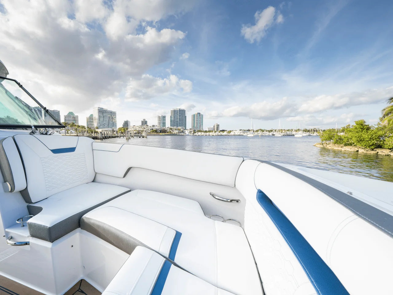 2025 Tiara Yachts LX 34 34.0 feet, Inuvik, Northwest Territories #32