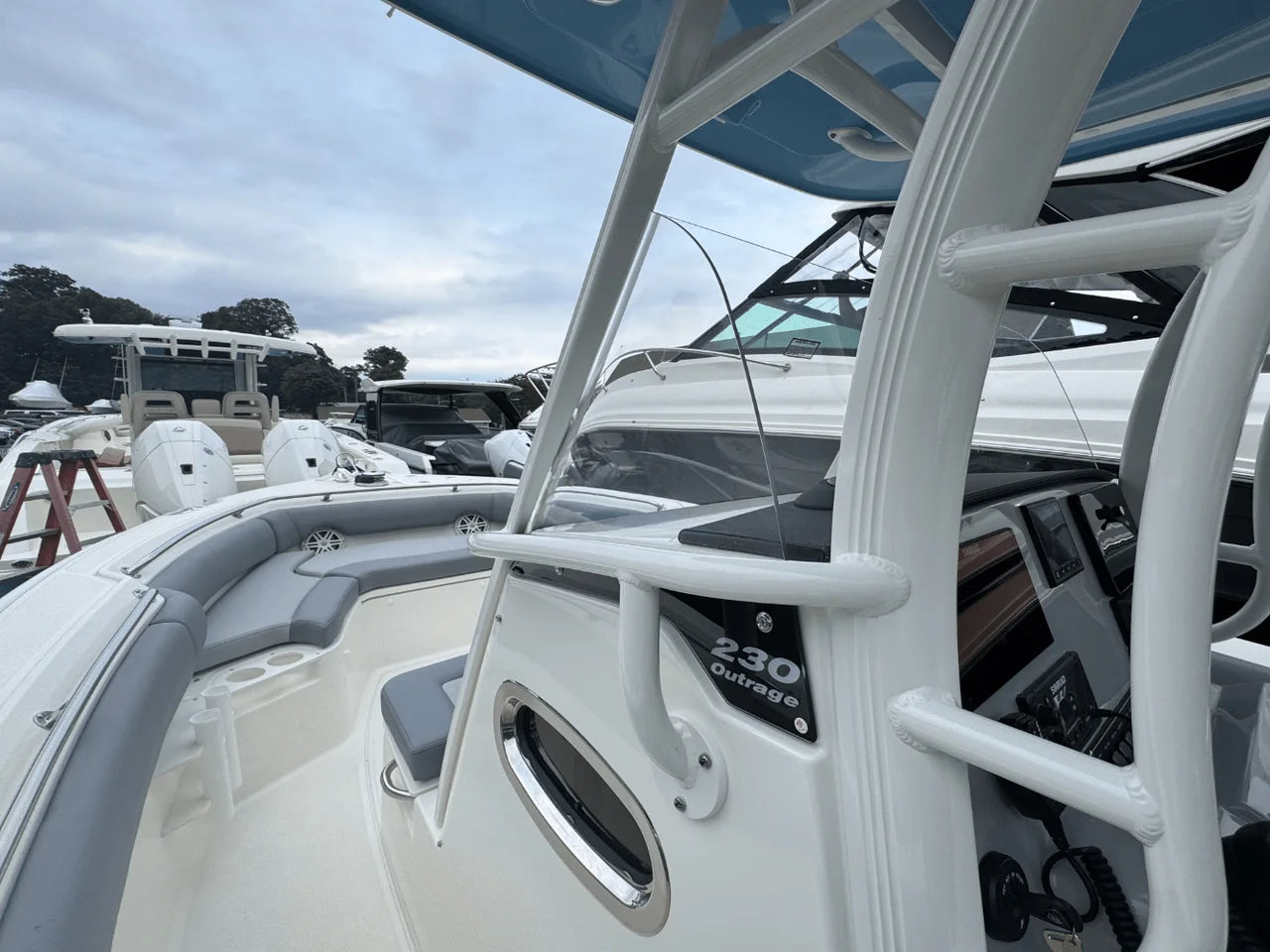 2026 Boston Whaler 230 Outrage 23.0 feet, Huntington, NY #32
