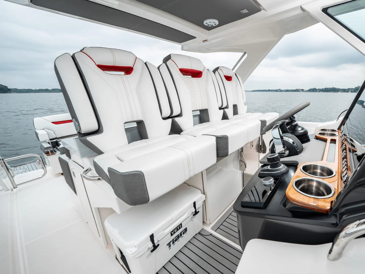 2025 Tiara Yachts LS 34 34.0 feet, Inuvik, Northwest Territories #59