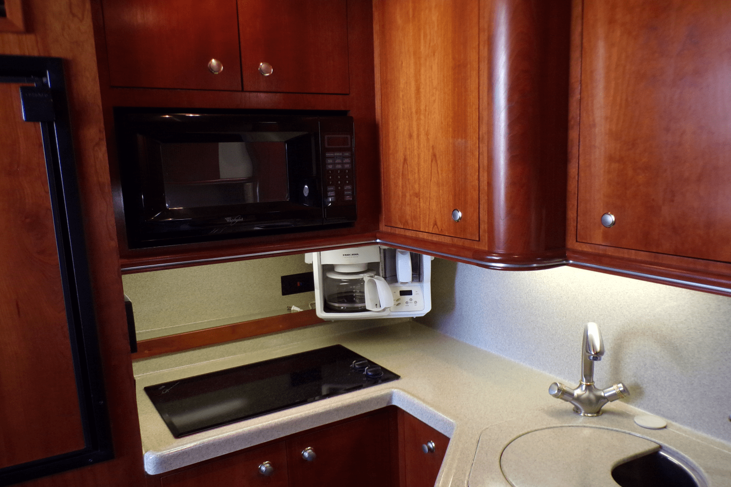 2005 Cruisers Yachts 370 EXPRESS 37.0 feet, Naples, FL #38