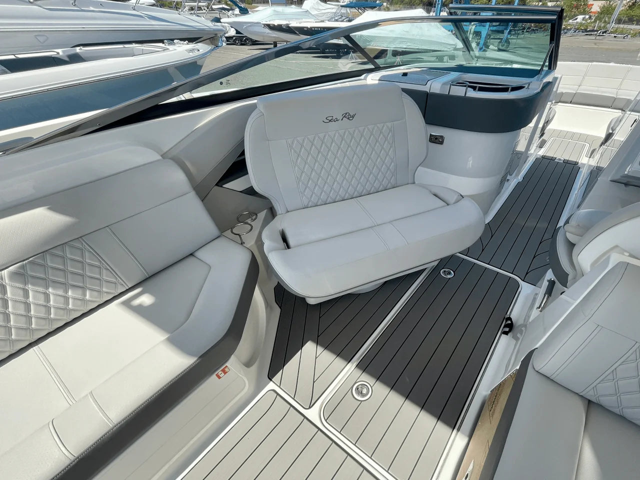 2026 Sea Ray SLX 310 Outboard 31.0 feet, Danvers, Massachusetts #13