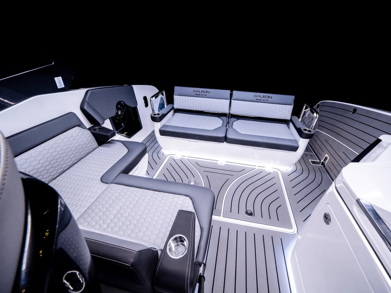 2026 Galeon 335 GTO 33.0 feet, Inuvik, Northwest Territories #15