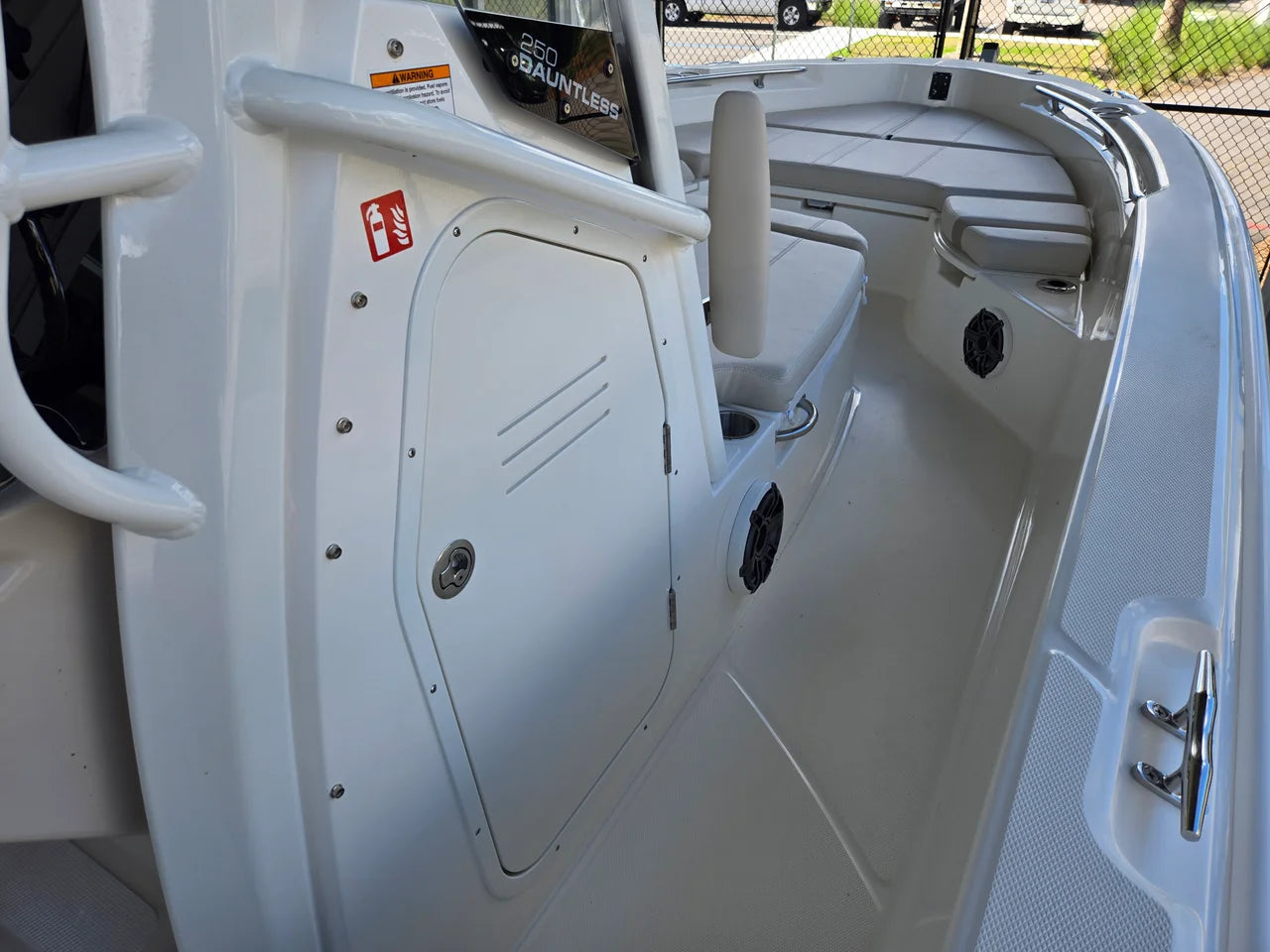 2026 Boston Whaler 250 Dauntless 25.0 feet, Charleston, SC #12