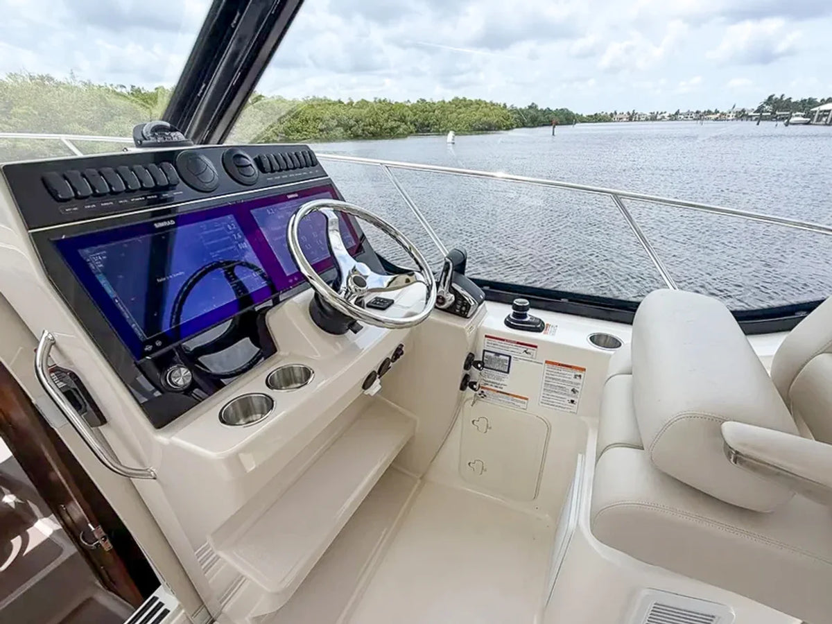 2027 Boston Whaler 325 Conquest 32.0 feet, Fort Myers, FL #19