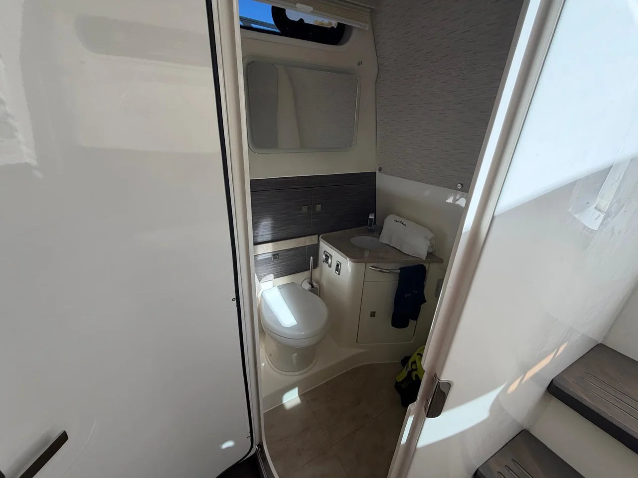 2019 Boston Whaler 420 OUTRAGE 42.0 feet, Key Largo, FL #29