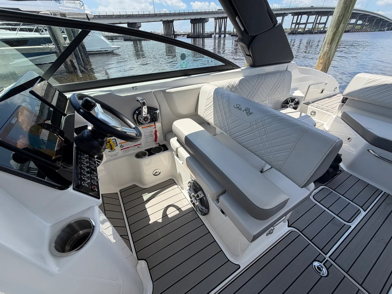 2025 Sea Ray 270 SDX OB 27.0 feet, Stuart, Florida #44