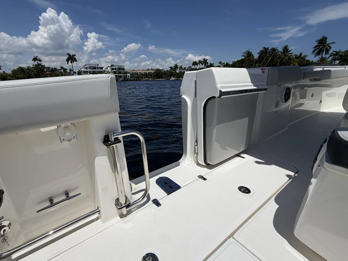 2026 Boston Whaler 330 Outrage 33.0 feet, Pompano Beach, Florida #32