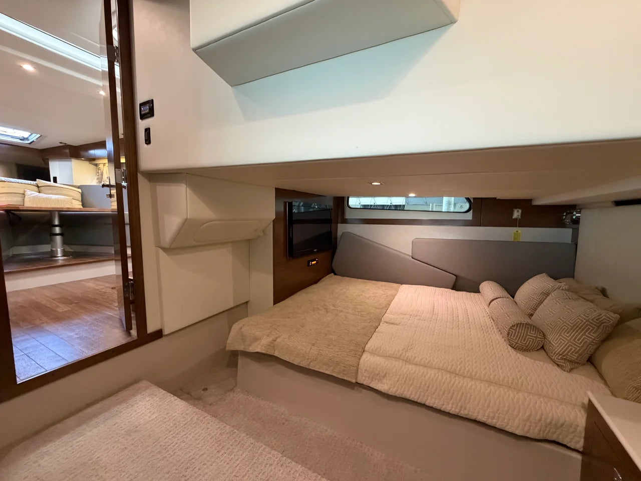 2015 Cruisers Yachts 390 EXPRESS COUPE 39.0 feet, Excelsior, Minnesota #27