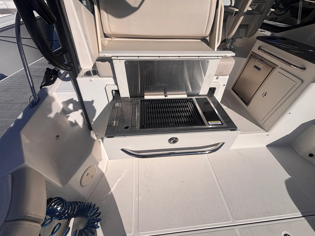 2023 Boston Whaler 325 CONQUEST 32.0 feet, Westbrook, Connecticut #12